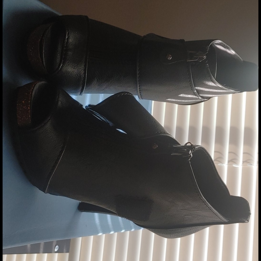 Heels - Picture 4 of 5